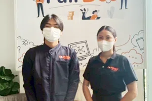 พนักงานส่งเอกสาร 2