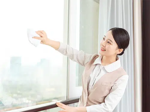 พนักงานทำความสะอาดประจำบริษัท