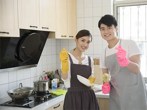 พนักงานทำความสะอาดประจำบ้าน